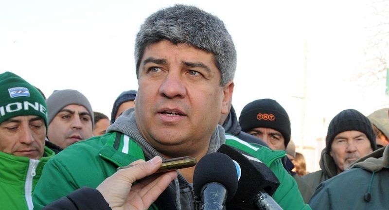Pablo Moyano, integrante del triunviro y líder de Camioneros, calificó el decreto como una “locura” apuntó contra la ministra de Seguridad, Patricia Bullrich, por el protocolo antipiquetes. Pablo Moyano, integrante del triunviro y líder de Camioneros, calificó el decreto como una “locura” apuntó contra la ministra de Seguridad, Patricia Bullrich, por el protocolo antipiquetes.