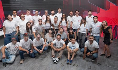 Un equipo de más de 30 profesionales tendrá a su cargo la cobertura de AIRE de la Maratón Santa Fe-Coronda. Un equipo de más de 30 profesionales tendrá a su cargo la cobertura de AIRE de la Maratón Santa Fe-Coronda.
