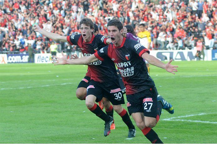 Germán Conti y “El Pipa” Alario festejaron la clasificación de Colón a la final de la Sudamericana