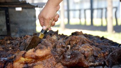 Ni manteca ni aceite: el truco para que el asado a la parrilla nunca salga duro