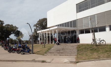 Tras la golpiza, la mujer fue trasladada al hospital Iturraspe en donde recibió las primeras curaciones. Tras la golpiza, la mujer fue trasladada al hospital Iturraspe en donde recibió las primeras curaciones.