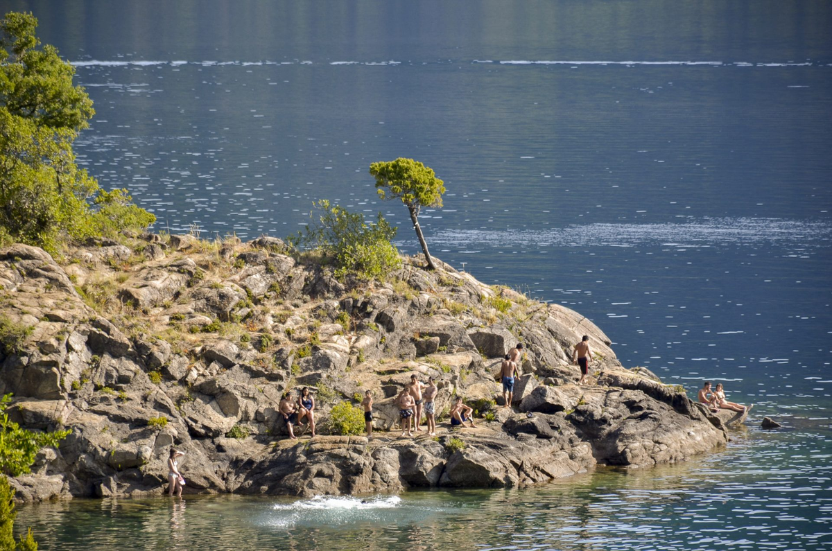 La Islita, el nuevo destino para disfrutar el verano sobre el Lago Lácar