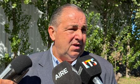 El intendente Juan Pablo Poletti respaldó este miércoles a los trabajadores y aseguró que los operativos tienen como objetivo cuidar a la gente. El intendente Juan Pablo Poletti respaldó este miércoles a los trabajadores y aseguró que los operativos tienen como objetivo cuidar a la gente.