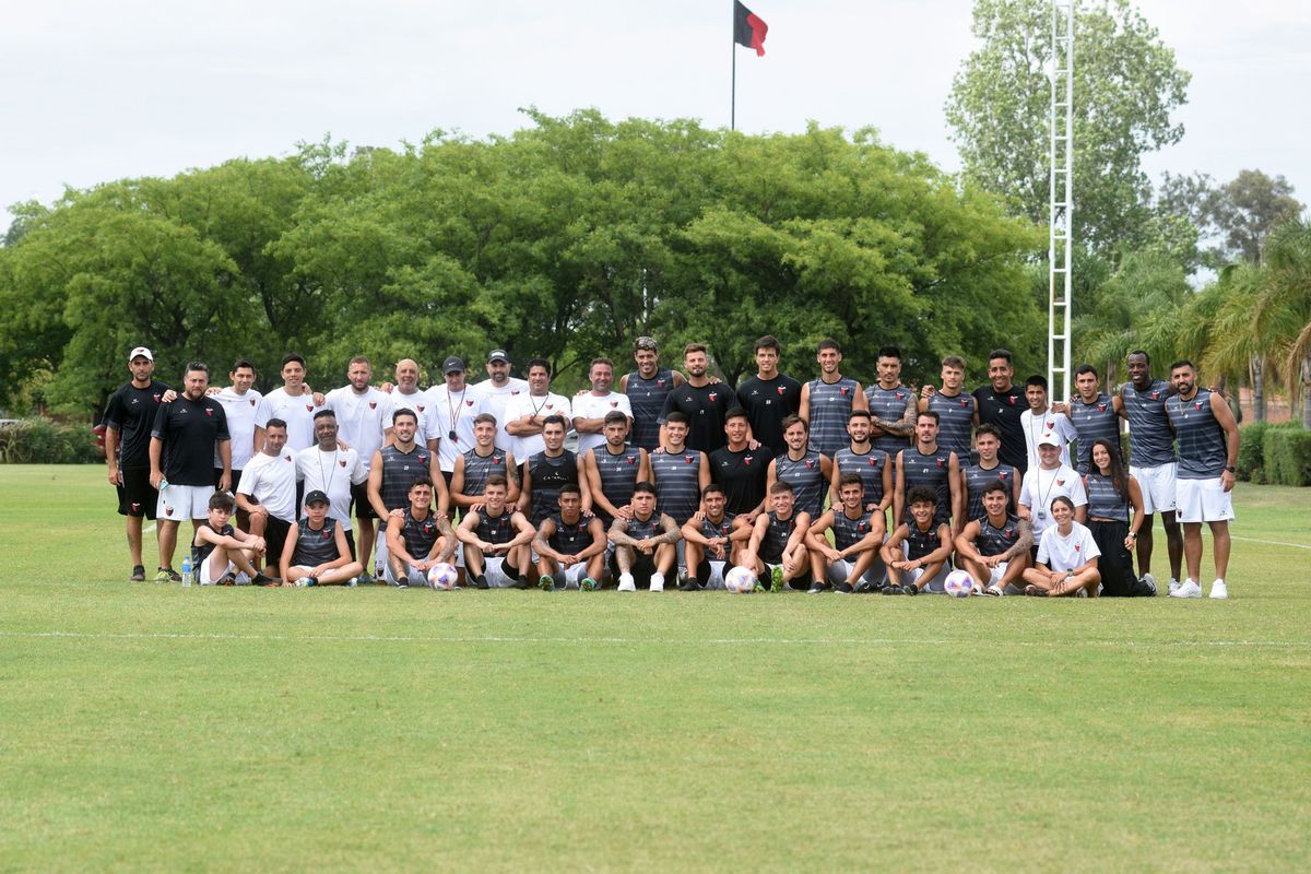Colón partió rumbo a Uruguay para realizar la parte final de la pretemporada.