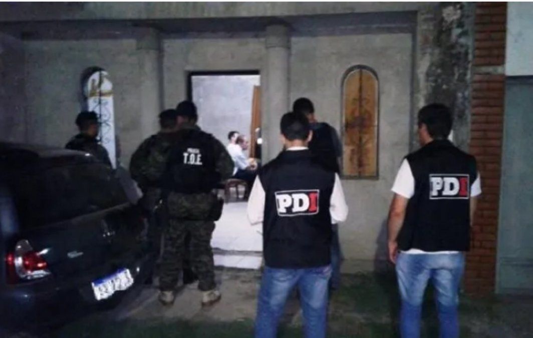 Policías de la TOE y PDI el día que la banda fue desbaratada cuando tenían previsto cometer los asaltos.