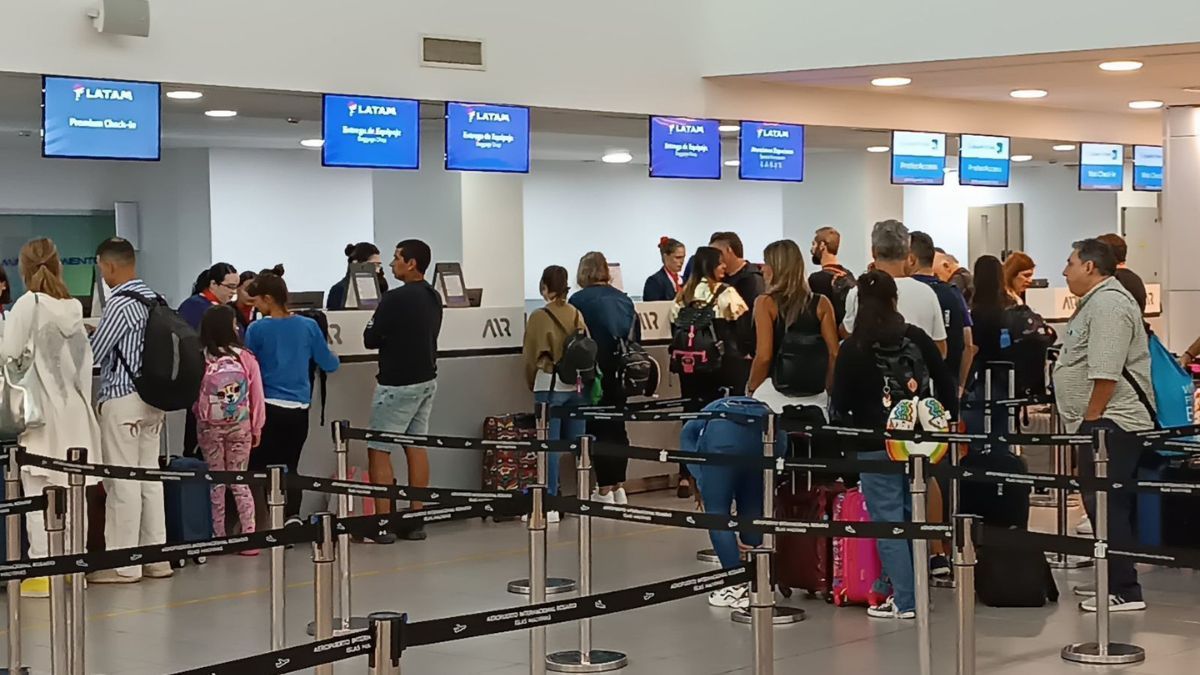 Los vuelos entre el aeropuerto de Rosario y Panamá aumentaron un 58 por ciento en un año. Los vuelos entre el aeropuerto de Rosario y Panamá aumentaron un 58 por ciento en un año.