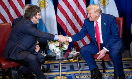 El presidente Javier Milei confirmó de manera escueta y contundente un encuentro de alto nivel con su par de los Estados Unidos, Donald Trump. El presidente Javier Milei confirmó de manera escueta y contundente un encuentro de alto nivel con su par de los Estados Unidos, Donald Trump.