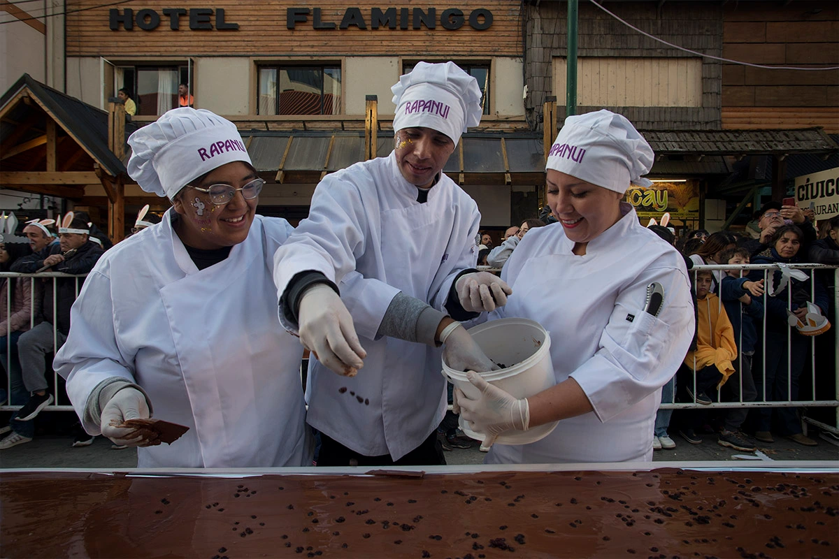 La barra de chocolate más grande del mundo es Argentina y mide 215 metros.