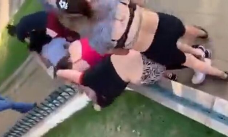 Morón: padres y alumnos de una escuela protagonizaron una feroz batalla campal con facas y cuchillos Morón: padres y alumnos de una escuela protagonizaron una feroz batalla campal con facas y cuchillos