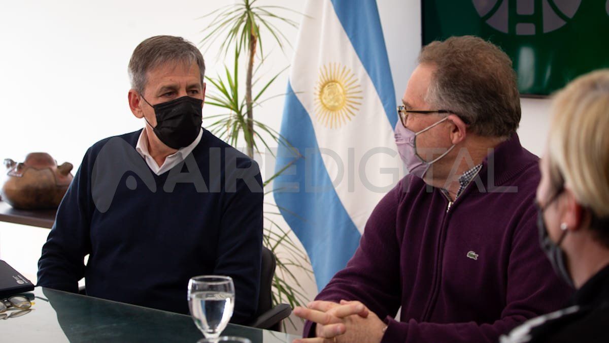 El intendente de Santa Fe, Emilio Jatón remarcó que la de hoy “fue una reunión netamente operativa porque nosotros conocemos la ciudad y conocemos los problemas”.
