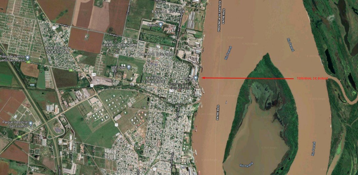 Esta es la ubicación de la terminal de Bunge en el complejo agroexportador de Puerto General San Martín, ubicado a 30 kilómetros de Rosario y unos 130 kilómetros de Santa Fe.