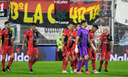 Colón cayó ante Nueva Chicago y quedó a cinco puntos de la punta en la Primera Nacional. Colón cayó ante Nueva Chicago y quedó a cinco puntos de la punta en la Primera Nacional.