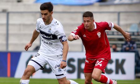 Gimnasia y Esgrima de La Plata empató 0-0 con Huracán en la novena fecha del Torneo de la Liga Profesional. Gimnasia y Esgrima de La Plata empató 0-0 con Huracán en la novena fecha del Torneo de la Liga Profesional.