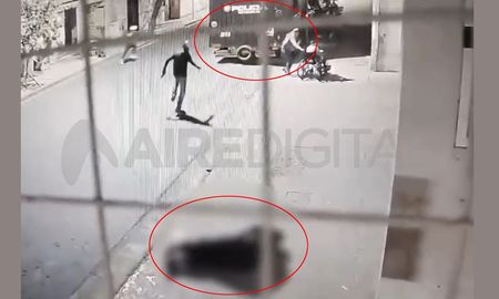 La nena, de unos diez u once años, estaba en el destacamento policial, cerca de su papá, cuando lo mataron. La nena, de unos diez u once años, estaba en el destacamento policial, cerca de su papá, cuando lo mataron.