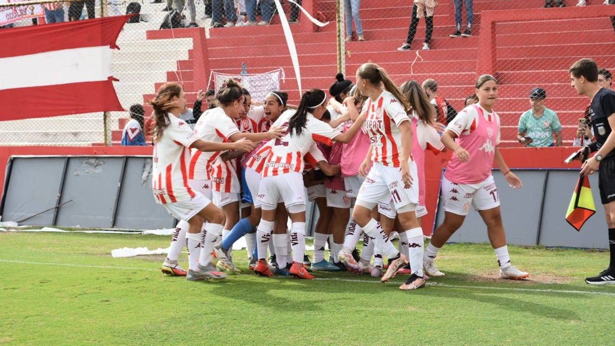 Las chicas de Unión derrotaron 1-0 a Estrella del Sur en lo que fue el debut del equipo femenino como local en 15 de Abril.