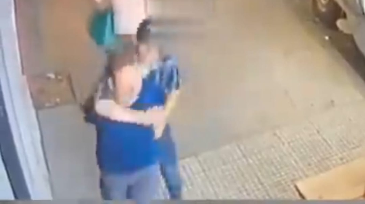 Un mecánico pensó que un cliente era el amante de su esposa y le arrancó parte de la nariz de un mordisco- Foto ilustrativa