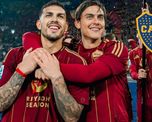 Paulo Dybala pasó a trabajar con Kristian Bereit, un agente con fuerte vínculo con futbolistas ligados a Boca, y su futuro en la Roma sigue sin definirse. Paulo Dybala pasó a trabajar con Kristian Bereit, un agente con fuerte vínculo con futbolistas ligados a Boca, y su futuro en la Roma sigue sin definirse.