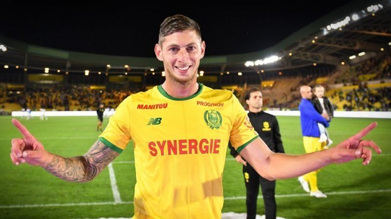 Lanzan camiseta en honor a Emiliano Sala