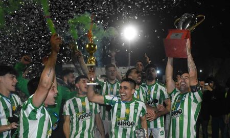 Sanjustino levantó la copa tras ganar el desempate. Foto: Mauro González. Sanjustino levantó la copa tras ganar el desempate. Foto: Mauro González.