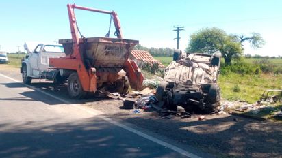 Accidente fatal en el interior de Córdoba: murió un hombre de 66 años tras chocar contra un camión