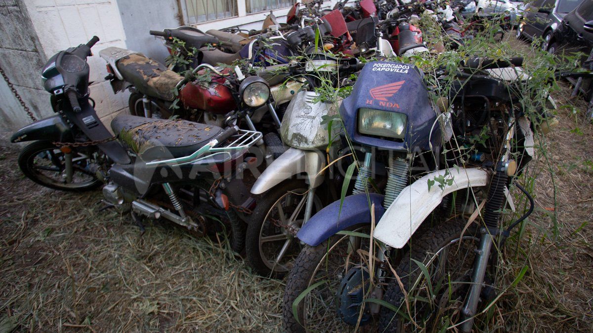 De alta y baja cilindrada. Las motos que terminaron apiladas tras su secuestro.&nbsp;