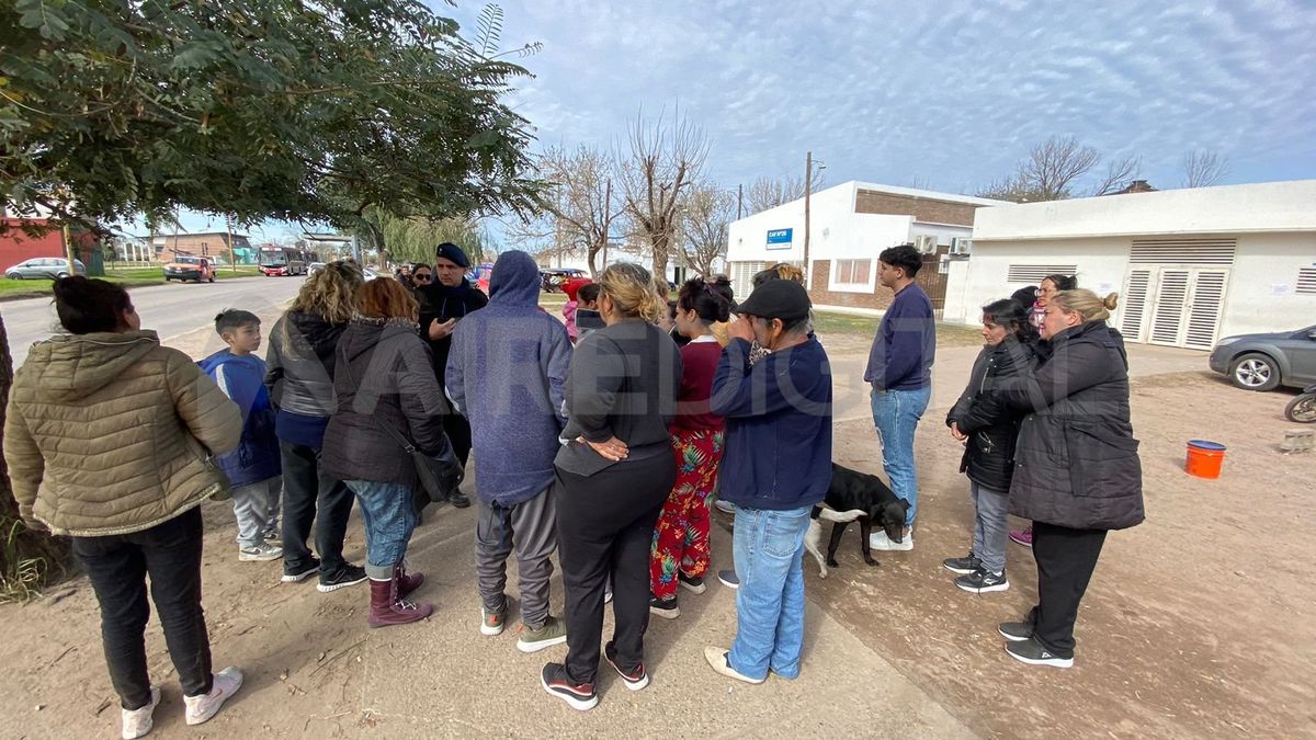 Los vecinos de barrio San Agustín manifestaron sus inquietudes ante las autoridades policiales. Los vecinos de barrio San Agustín manifestaron sus inquietudes ante las autoridades policiales.
