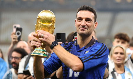 Lionel Scaloni dejará de ser el técnico de la Selección Argentina y volverá a jugar al fútbol. Lionel Scaloni dejará de ser el técnico de la Selección Argentina y volverá a jugar al fútbol.