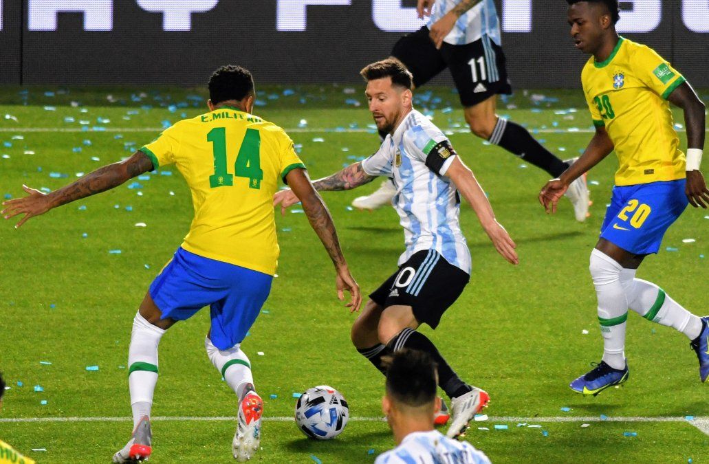 A qué hora juega Brasil vs. Argentina por las Eliminatorias Mundial 2026