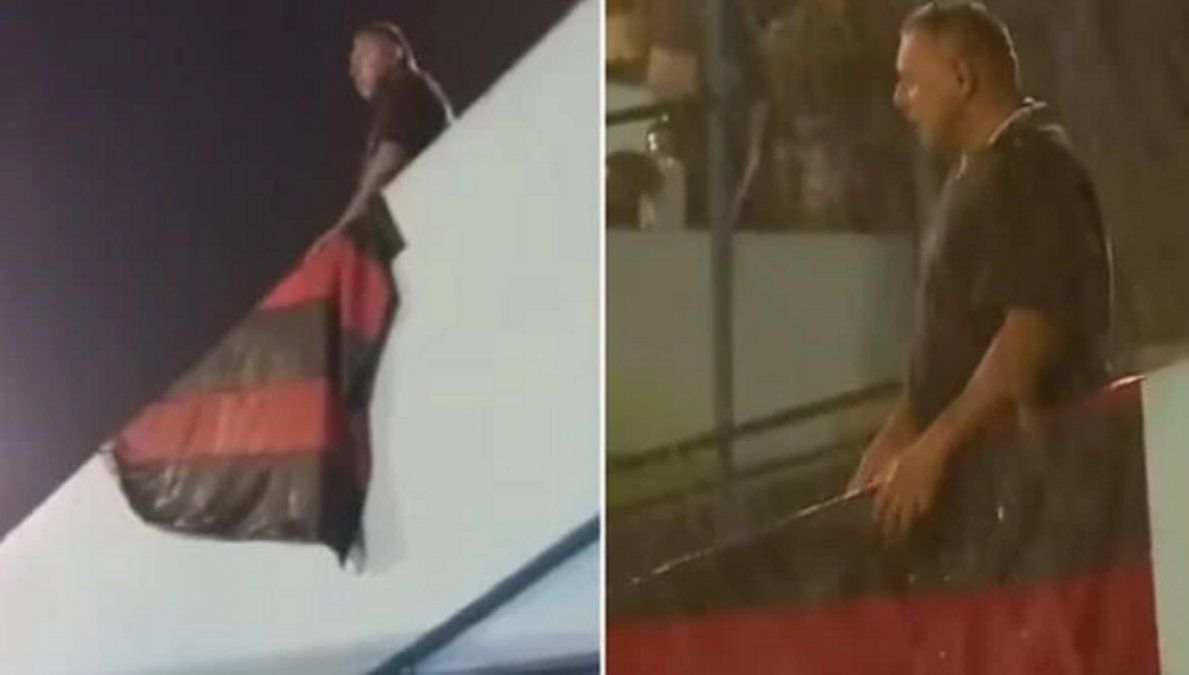 Un solo hincha fue a alentar a su equipo ya descendido al estadio mientras llovía.