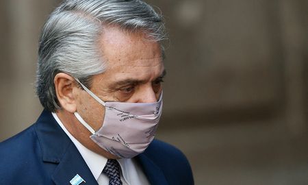 Alberto Fernández fue imputado por el festejo de cumpleaños en la Quinta de Olivos en julio del 2020, durante la etapa de aislamiento obligatorio por la pandemia de coronavirus. Alberto Fernández fue imputado por el festejo de cumpleaños en la Quinta de Olivos en julio del 2020, durante la etapa de aislamiento obligatorio por la pandemia de coronavirus.