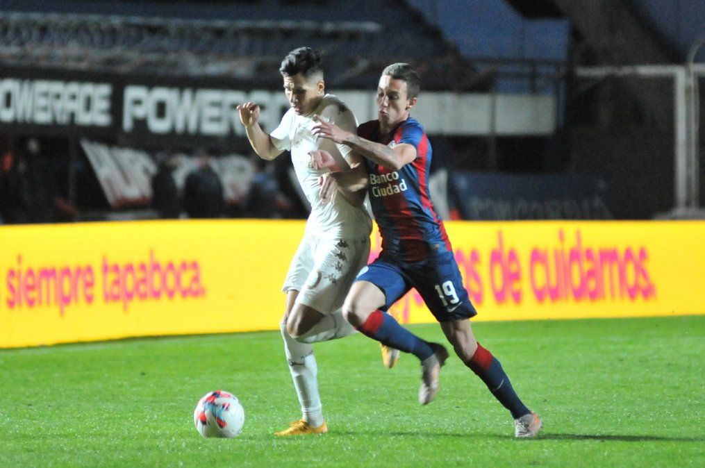 Liga Profesional: Racing igualó en el Bajo Flores ante San Lorenzo en el tiempo de descuento