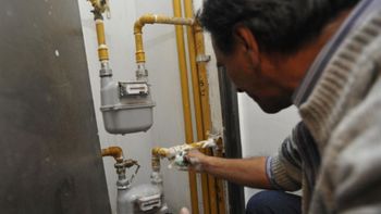Un proyecto solidario busca ampliar el acceso al gas natural en Santa Fe con la instalación gratuita para 1000 familias de bajos recursos.