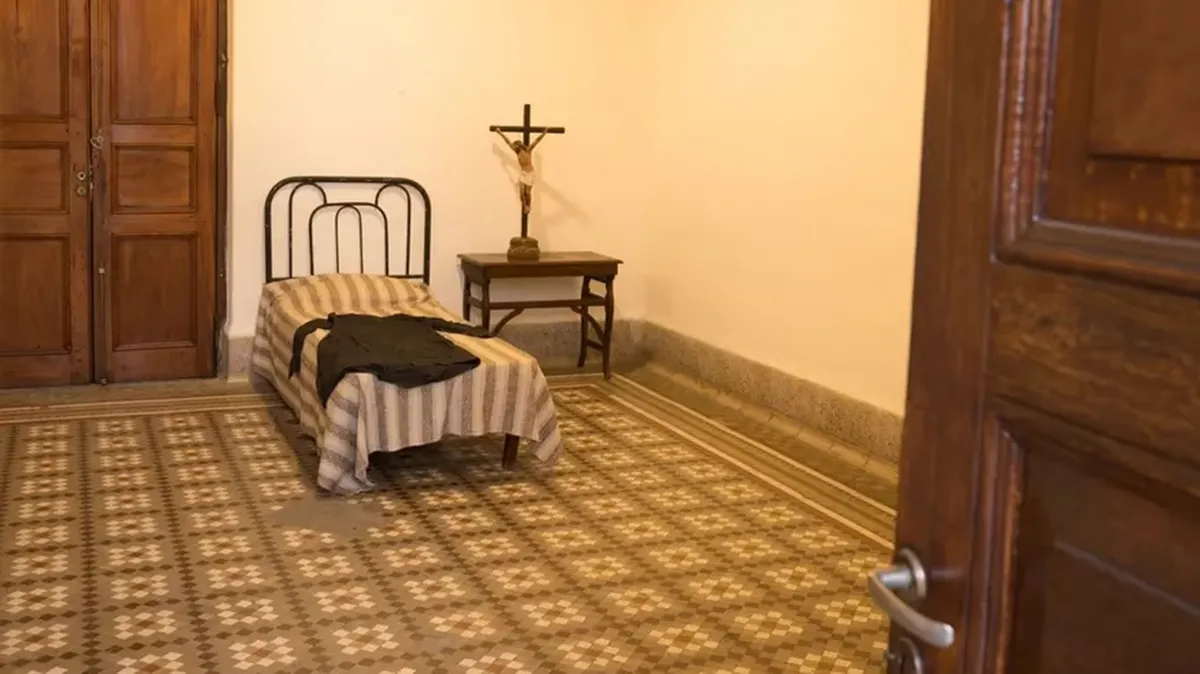 La habitación en donde durmió el Papa Francisco en el Colegio Inmaculada.