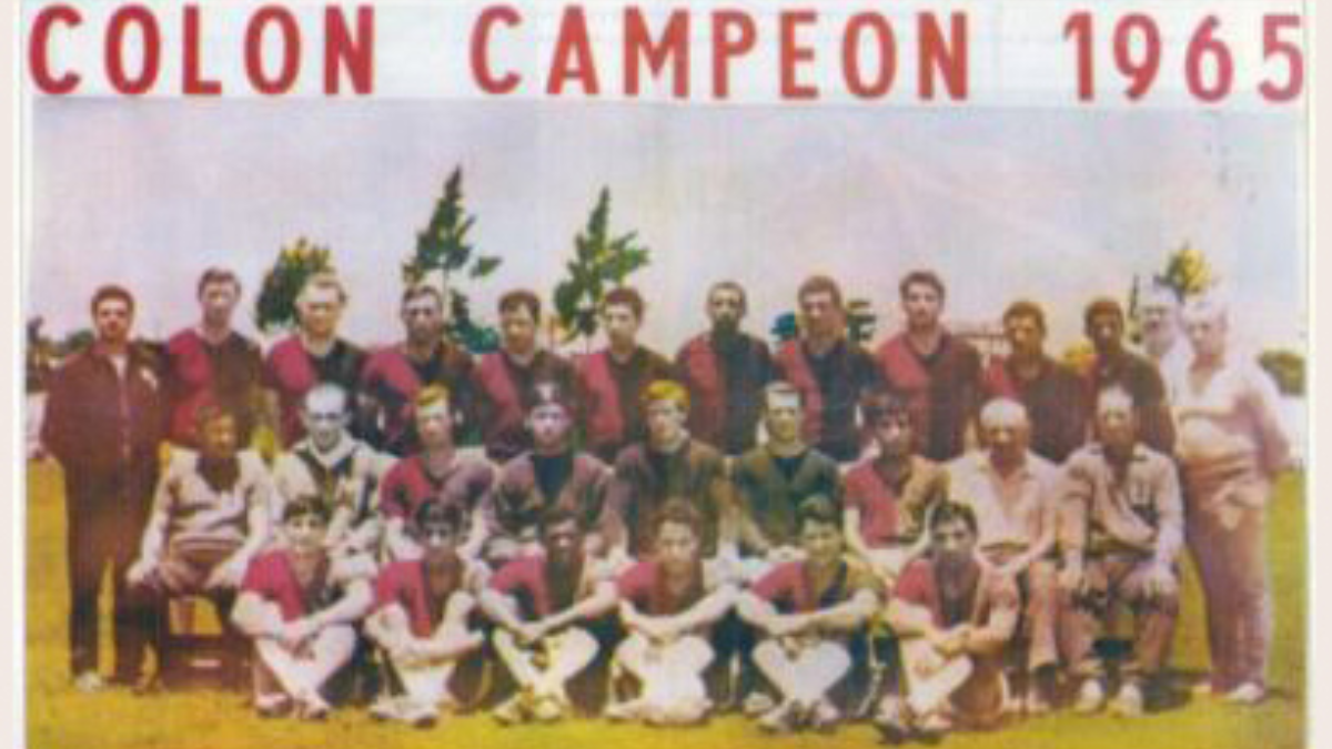Equipo Campeón de 1965: Nerbutti, Néstor Cardozo, Raúl Cardozo, Gisleno Medina, Sebastián García, Jorge Sanitá y Luis Tremonti, Orlando Medina, Néstor Canevari, Alfredo Oberti y Alejo Medina. Equipo Campeón de 1965: Nerbutti, Néstor Cardozo, Raúl Cardozo, Gisleno Medina, Sebastián García, Jorge Sanitá y Luis Tremonti, Orlando Medina, Néstor Canevari, Alfredo Oberti y Alejo Medina.