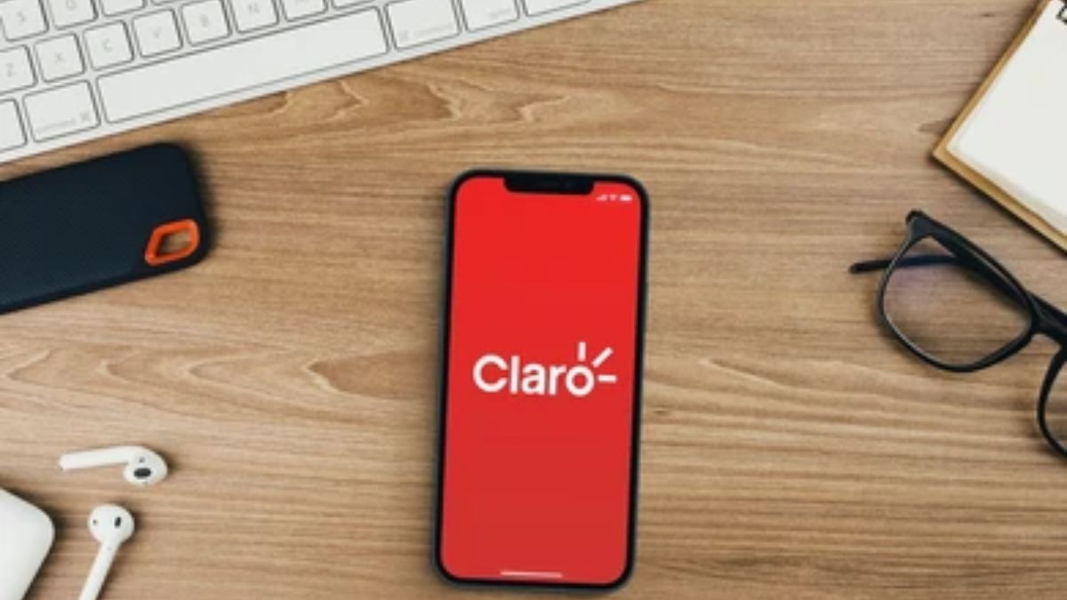 Usuarios de todo el país reportaron problemas con la red móvil de Claro.