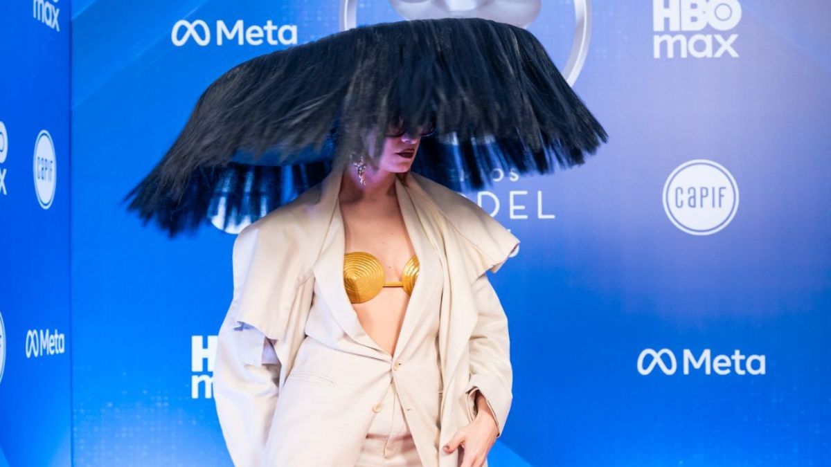 Marilina Bertoldi impactó a los presentes en los Premios Gardel con un vestuario vanguardista. Marilina Bertoldi impactó a los presentes en los Premios Gardel con un vestuario vanguardista.