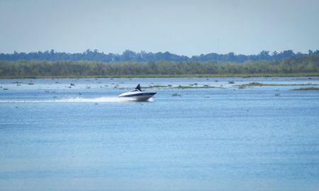Fernando Cappi practicaba kitesurf en El Chaquito cuando desapareció. Su cuerpo fue hallado sin vida en un canal de derivación, en el sur de la ciudad.