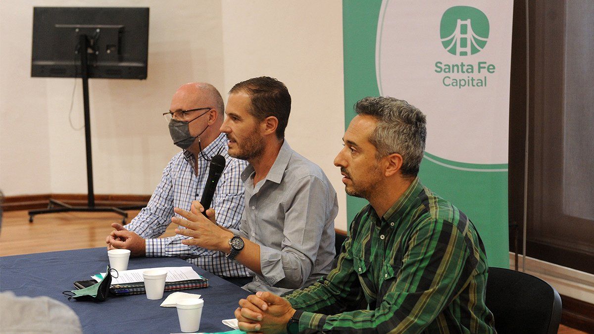 Ponce de León encabezó la reunión con actores locales sobre la ley de alquileres en Santa Fe. 