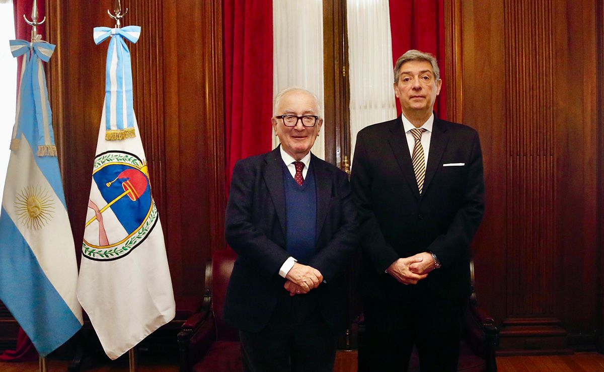 El presidente de la Corte Suprema Horacio Rosatti se reunió con el jurista italiano Luigi Ferrajoli.
