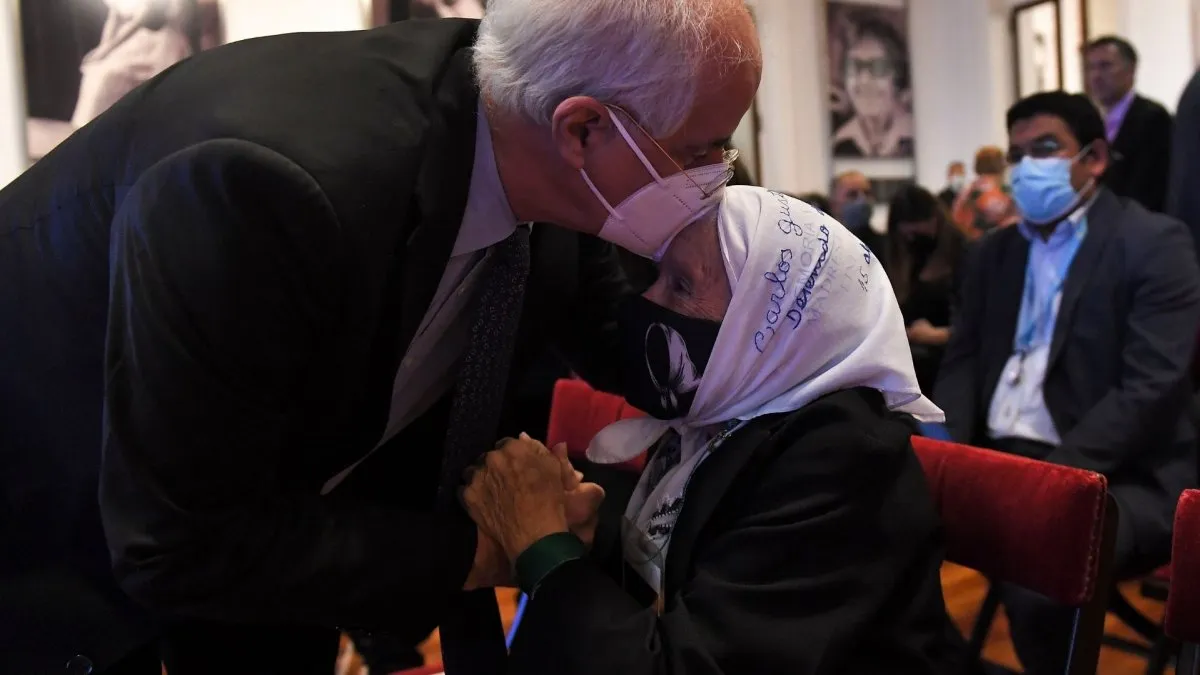 El proceso contempla especialmente los documentos producidos por la SIDE durante la última dictadura militar.