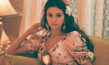 Selena Gómez en la portada de su nuevo tema De una vez Selena Gómez en la portada de su nuevo tema De una vez