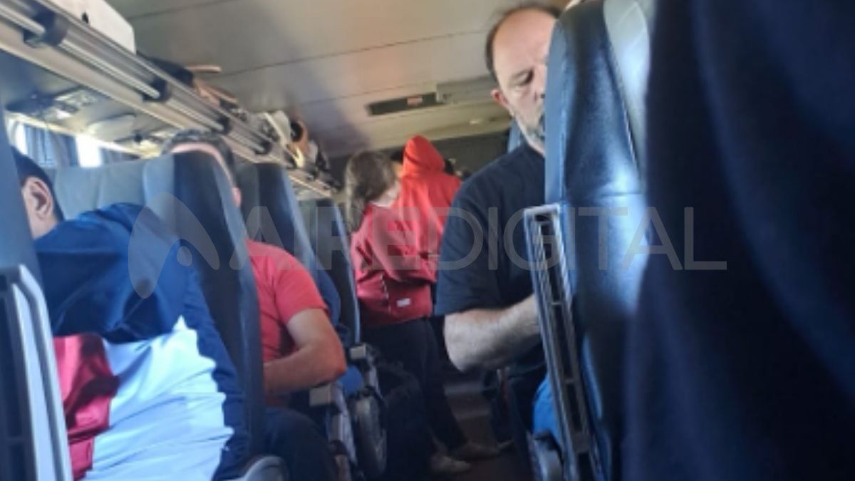 La odisea de los hinchas de Unión que regresan a Santa Fe desde Chile. La odisea de los hinchas de Unión que regresan a Santa Fe desde Chile.