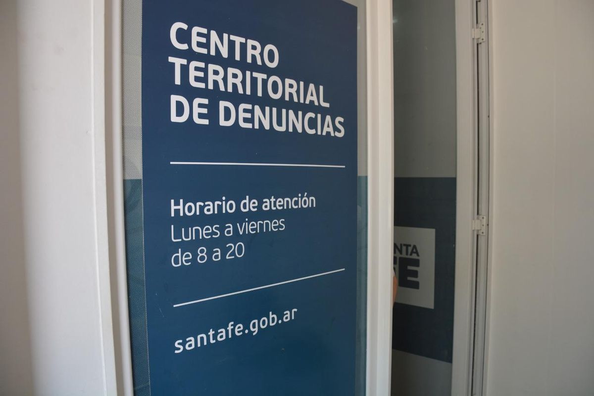 Los Centros Territoriales de Denuncia están divididos en 5 regiones que abarcan todo el territorio provincial. Los Centros Territoriales de Denuncia están divididos en 5 regiones que abarcan todo el territorio provincial.