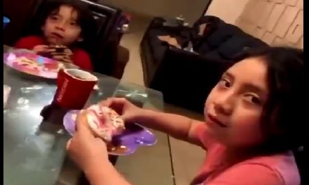 la reacción de una niña al enterarse que Papá Noel no llevará regalos por el coronavirus la reacción de una niña al enterarse que Papá Noel no llevará regalos por el coronavirus