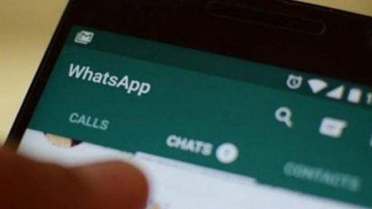 Quiso mandarle fotos “hot” a su amante, y las envió al grupo de WhatApp del barrio