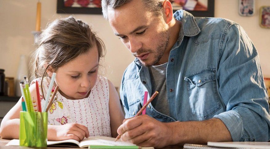 Los chicos y la tarea: ¿tenemos que ayudarlos?