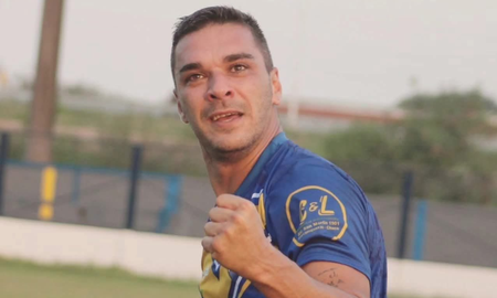 Conmoción en Chaco: un futbolista murió en pleno partido y no había ambulancia en el estadio Conmoción en Chaco: un futbolista murió en pleno partido y no había ambulancia en el estadio
