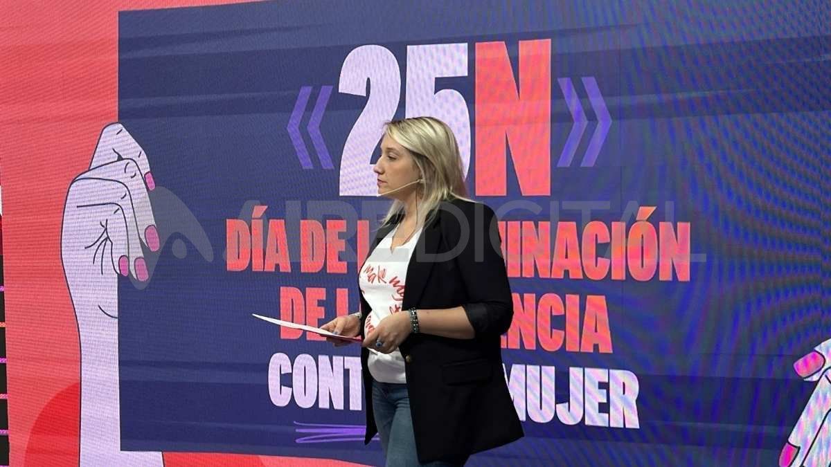 Con la conducción de Valeria Amaya, AIRE organizó un debate en ocasión del Día Internacional de la Eliminación de la Violencia Contra la Mujer. Con la conducción de Valeria Amaya, AIRE organizó un debate en ocasión del Día Internacional de la Eliminación de la Violencia Contra la Mujer.