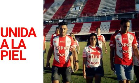 Unión presentó sus nuevas camisetas para el 2021. #UnidaAlaPiel se llama la campaña tatengue que estrenará los nuevos modelos en breve. Unión presentó sus nuevas camisetas para el 2021. #UnidaAlaPiel se llama la campaña tatengue que estrenará los nuevos modelos en breve.