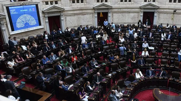 La agenda fue definida por el presidente del bloque de La Libertad Avanza y cuenta con el respaldo de la conducción de la Cámara.